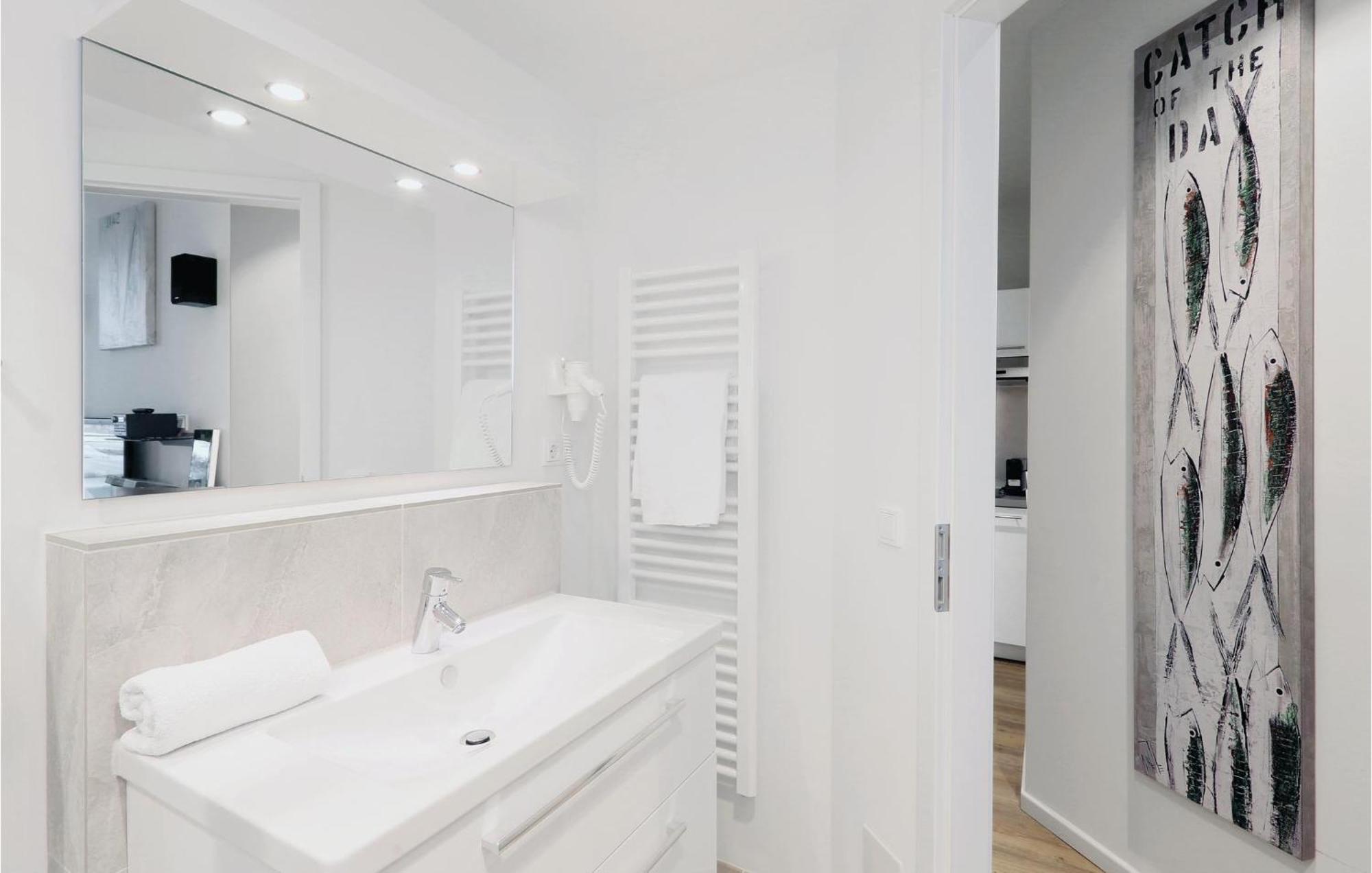 Amazing Apartment In Luebeck Travemuende With Wifi Bagian luar foto